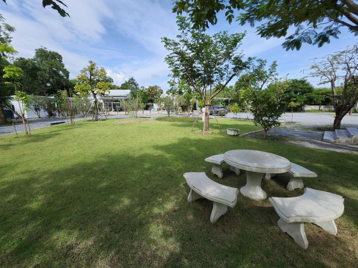 Utapao Sattahip Rayong Resort Ban Nong Srah Exterior foto