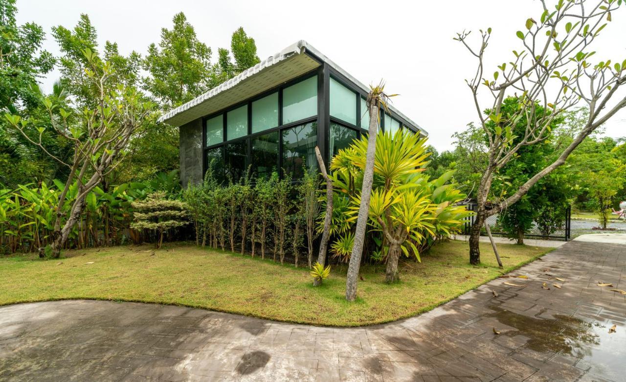 Utapao Sattahip Rayong Resort Ban Nong Srah Exterior foto