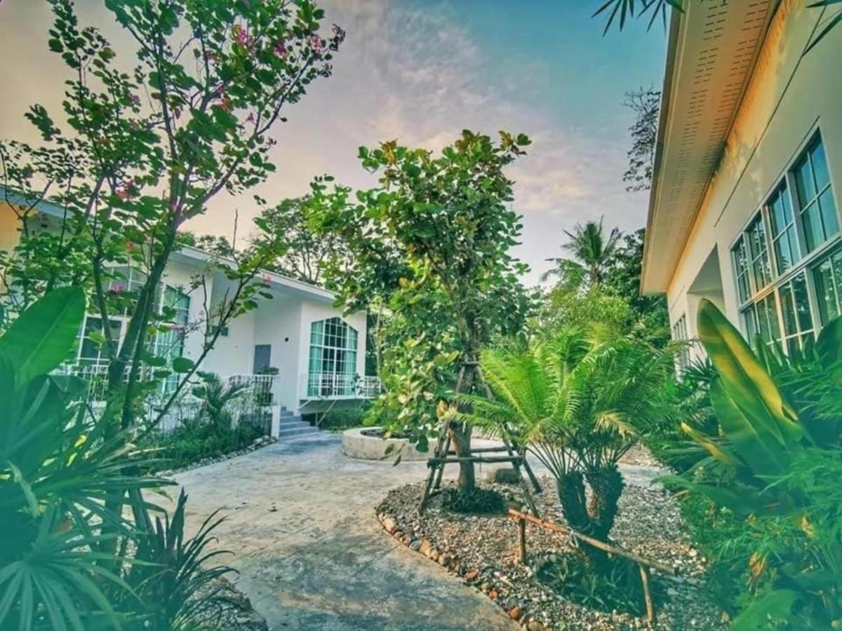 Utapao Sattahip Rayong Resort Ban Nong Srah Exterior foto