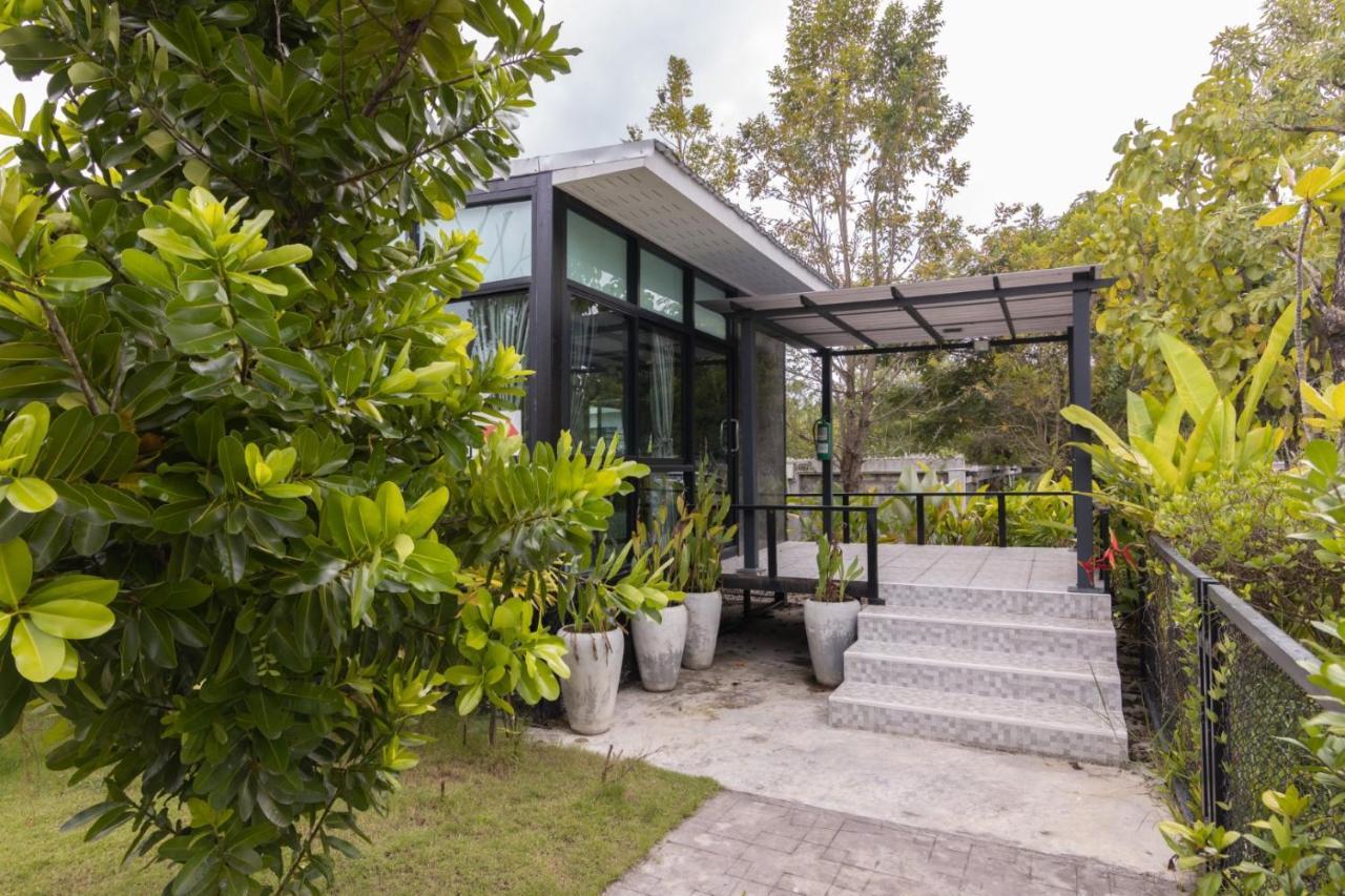 Utapao Sattahip Rayong Resort Ban Nong Srah Exterior foto