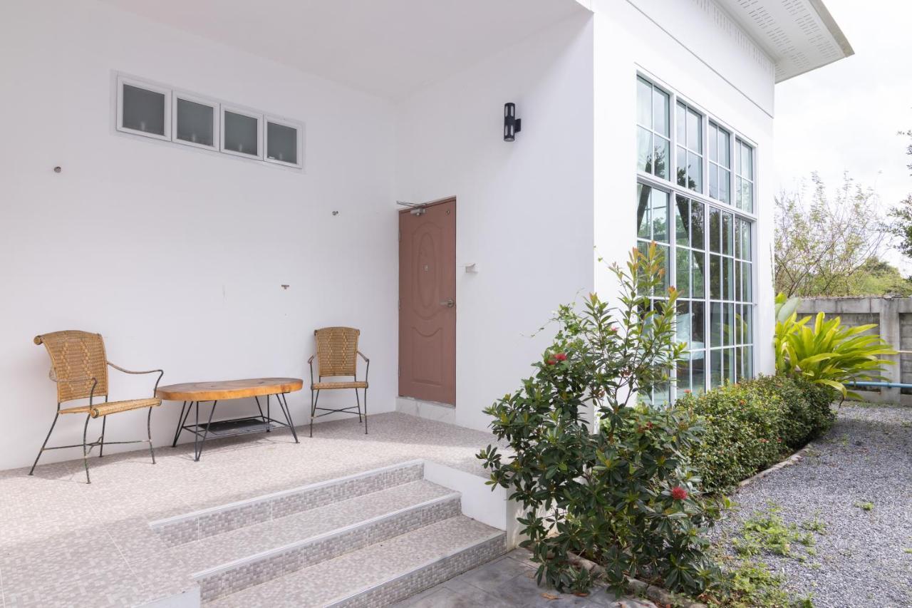 Utapao Sattahip Rayong Resort Ban Nong Srah Exterior foto