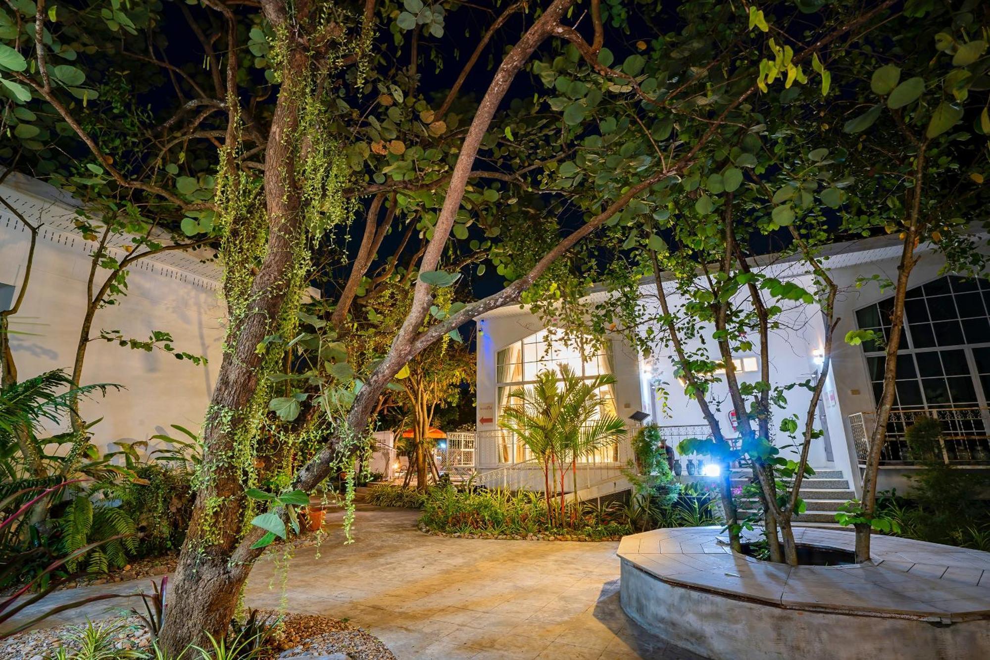 Utapao Sattahip Rayong Resort Ban Nong Srah Exterior foto